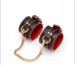 Наручники красно черные  с цепочкой  