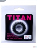 ЭРЕКЦИОННОЕ КОЛЬЦО С КРУПНЫМИ РЕБРЫШКАМИ TITAN