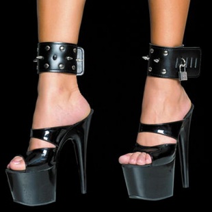 Оковы на ноги кожаные черные