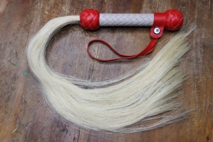 Флоггер из кожи и конского волоса, цвет в ассорт.