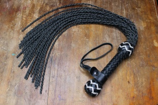 Витой флоггер из кожи, цвет в ассорт. 70см