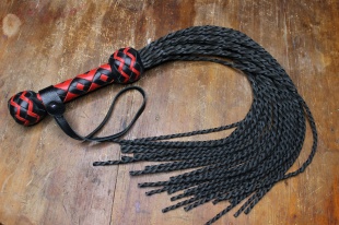 Витой флоггер из кожи, цвет в ассорт. 70см