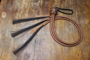 Трёххвостовик из кожи и конских волос, цвет в ассорт.