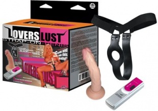 Страпон с вибрацией, на поясе.