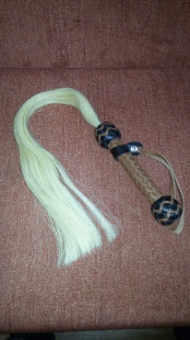 Флоггер из кожи и конского волоса, цвет в ассорт.