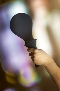 РЕЗИНОВАЯ ШЛЕПАЛКА С ДИЛДО ЧЕРНАЯ FUN FACTORY BUCK DICH