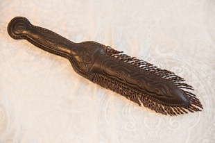 СПАНК ПЛАМЕНЬ ДРАКОНА КОРИЧНЕВЫЙ 40 СМ.  НАТУРАЛЬНАЯ КОЖА  РУЧНАЯ РАБОТА